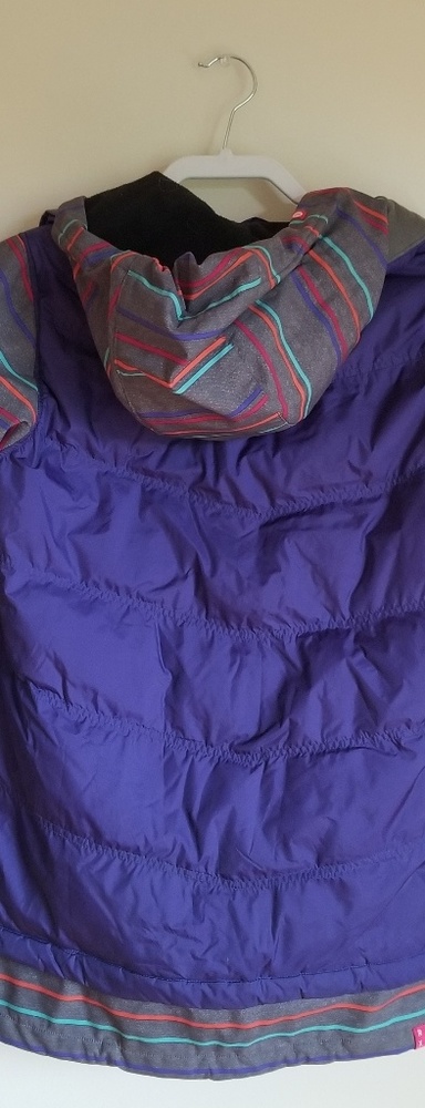 Roxy ski or snowboard jacket size small with down
